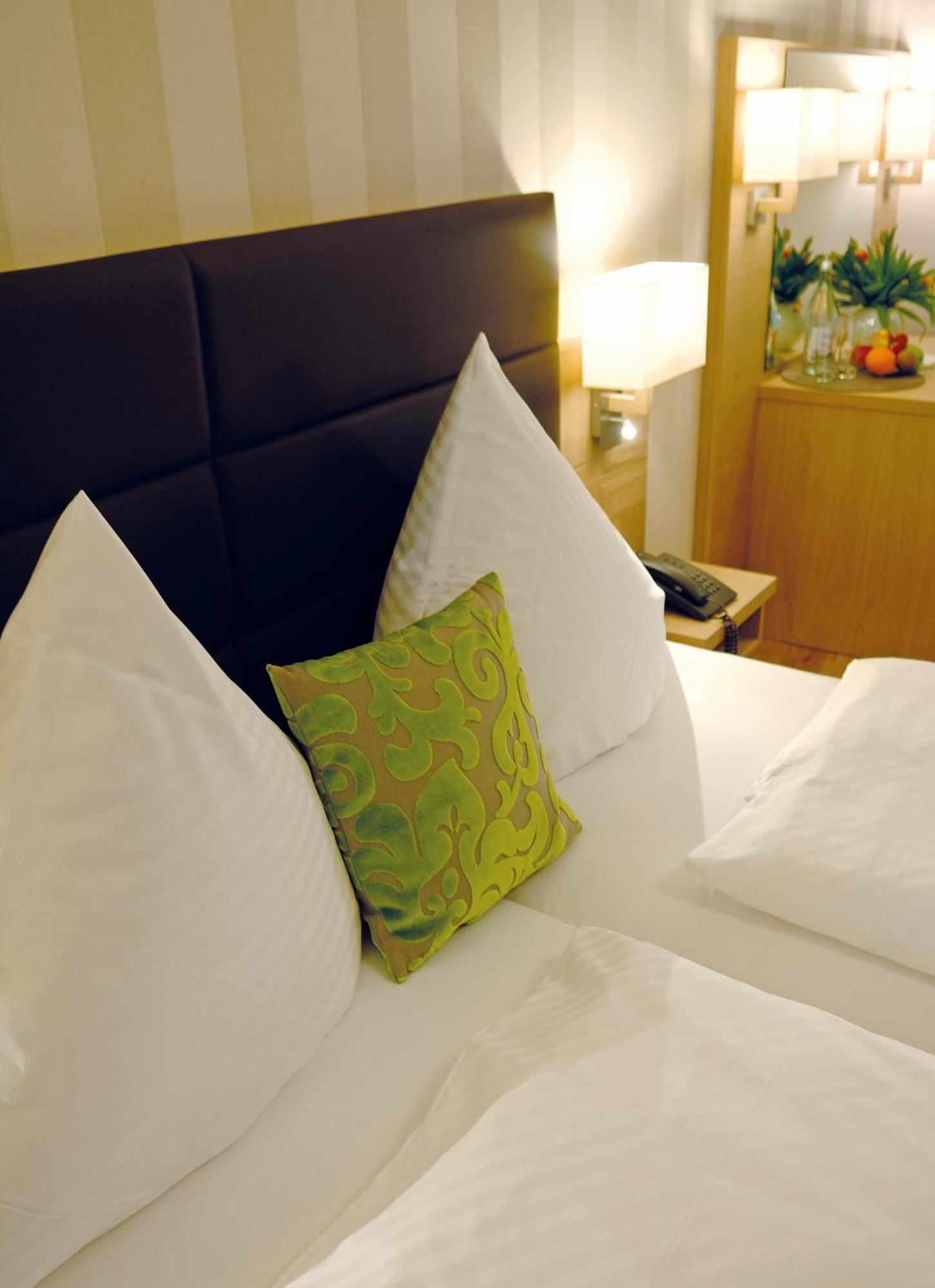 Hotel Der Loewen Hagnau am Bodensee Chambre photo